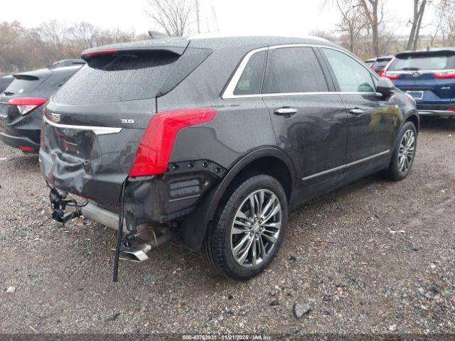 Cadillac XT5 Premium Luxury Image 2