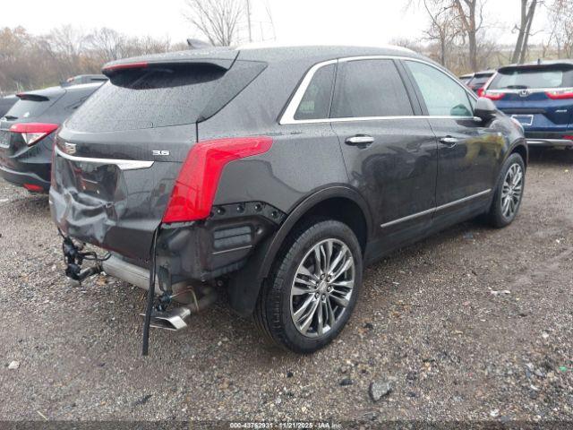 Cadillac XT5 Premium Luxury Image 2