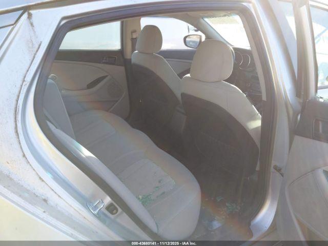 Kia Optima Lx Image 2