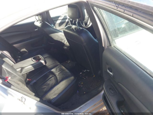 Chrysler 200 Limited Image 9