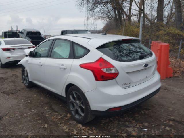 Ford Focus Se Image 17