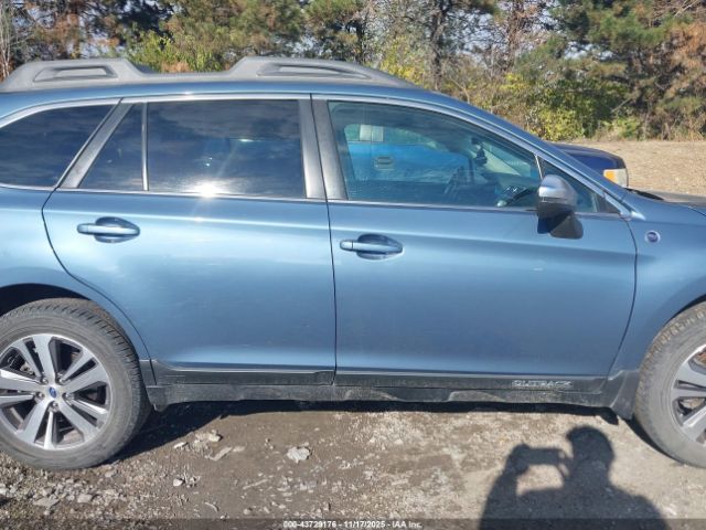 Subaru Outback 2.5i Limited Image 16