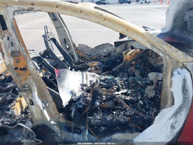 Tesla Model 3 Image 5