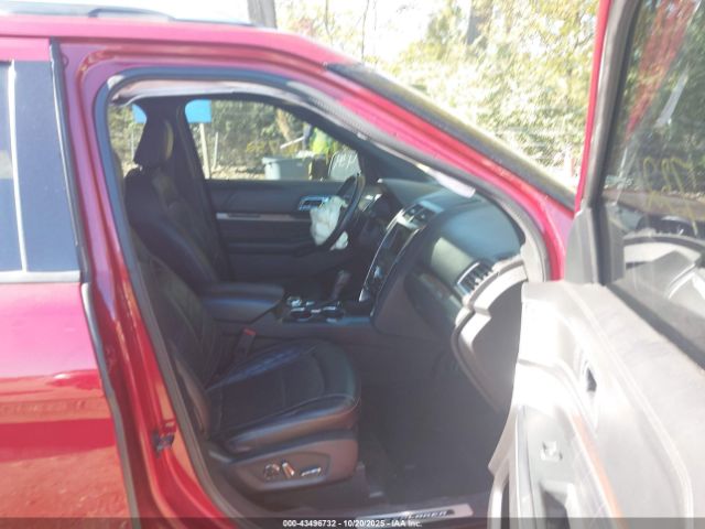 Ford Explorer Platinum Image 6