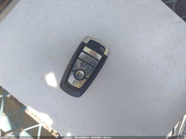 Ford Explorer Platinum Image 15