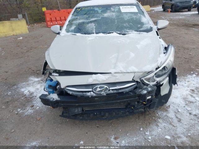 Hyundai ACCENT Se Image 4