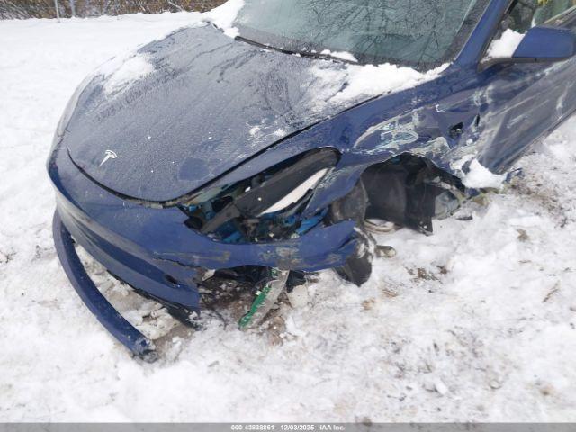 Tesla Model 3 Rear-wheel Drive Image 9