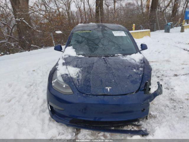 Tesla Model 3 Rear-wheel Drive Image 13