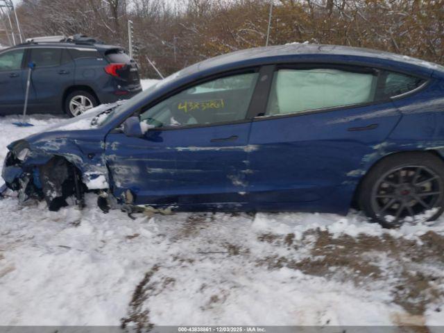 Tesla Model 3 Rear-wheel Drive Image 15