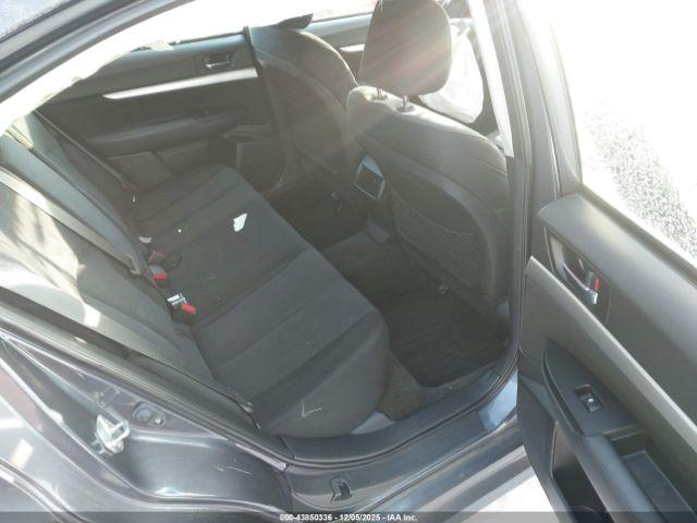 Subaru Legacy 2.5i Premium Image 14