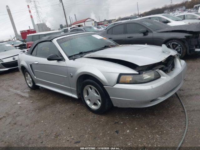 Salvage Ford Mustang
