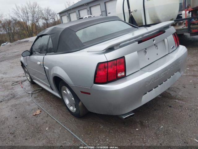 Ford Mustang Image 3