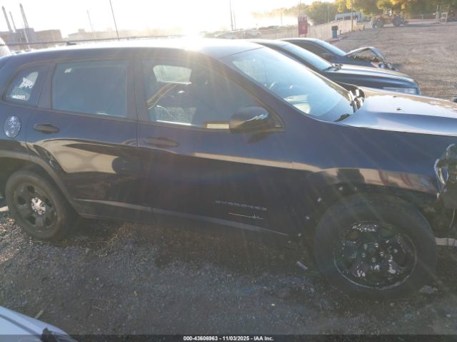 Jeep Cherokee Sport Image 14