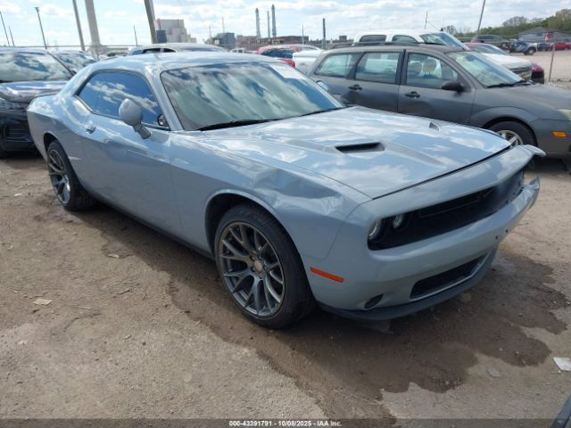 Dodge Challenger Sxt Image 1