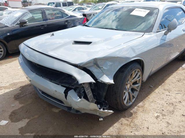 Dodge Challenger Sxt Image 3