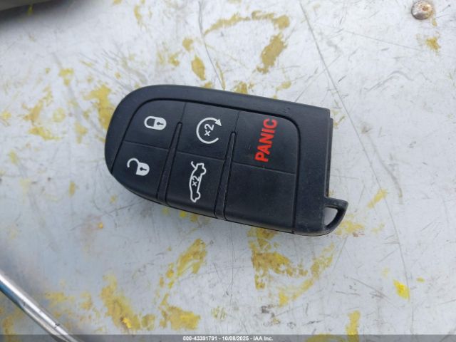 Dodge Challenger Sxt Image 8