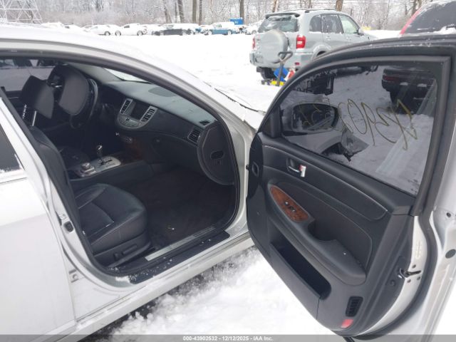 Hyundai Genesis 3.8 Image 4