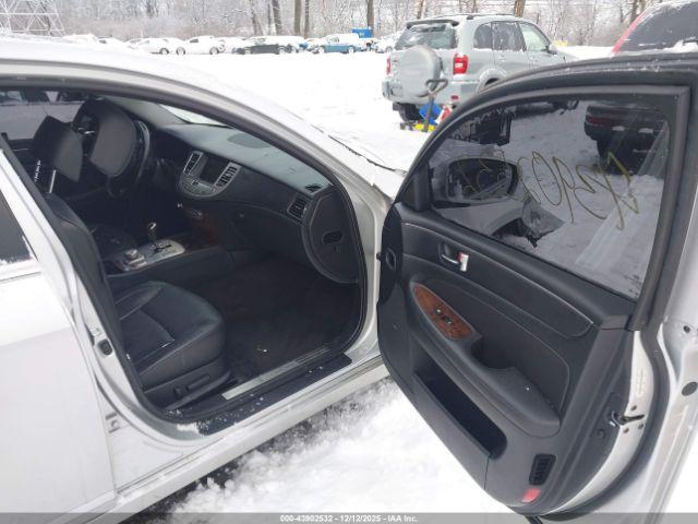 Hyundai Genesis 3.8 Image 4