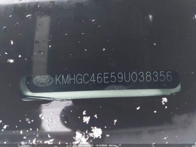 Hyundai Genesis 3.8 Image 14