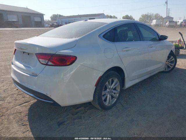 Chrysler 200 Limited Image 9
