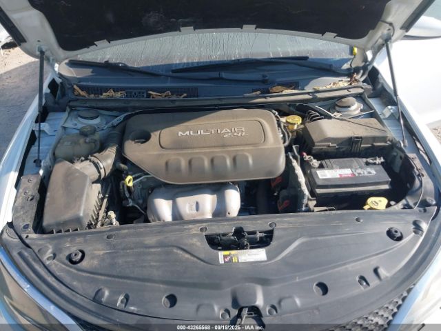 Chrysler 200 Limited Image 5