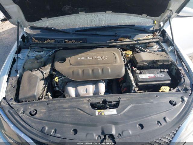 Chrysler 200 Limited Image 5