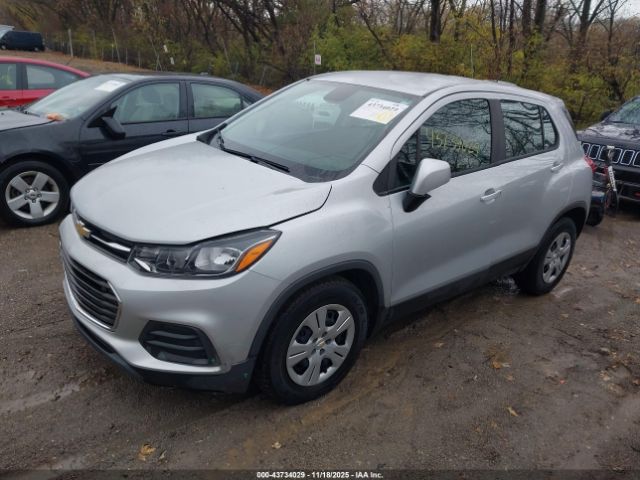 Chevrolet Trax Ls Image 2