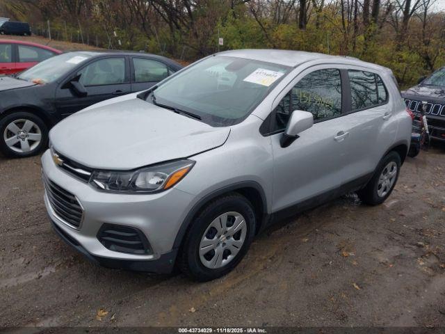 Chevrolet Trax Ls Image 2