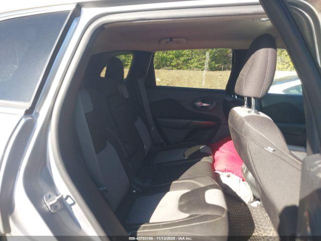 Jeep Cherokee Latitude Image 8