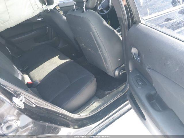 Chrysler 200 Touring Image 11