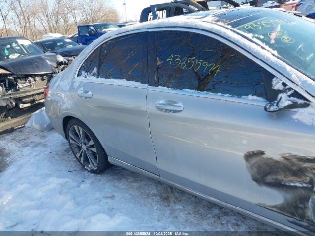 Mercedes-Benz C-Class 4matic Image 11