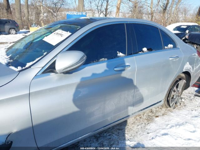 Mercedes-Benz C-Class 4matic Image 13