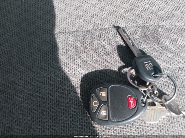 Chevrolet Express 4500 Van Image 9