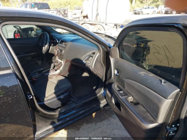 Dodge Avenger Image 15