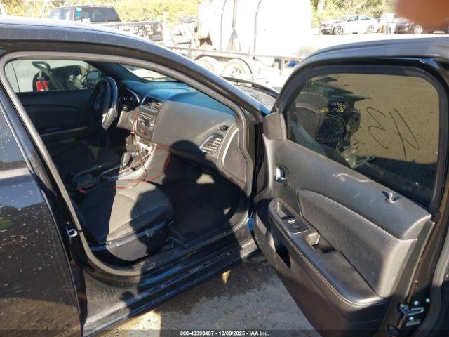 Dodge Avenger Image 15