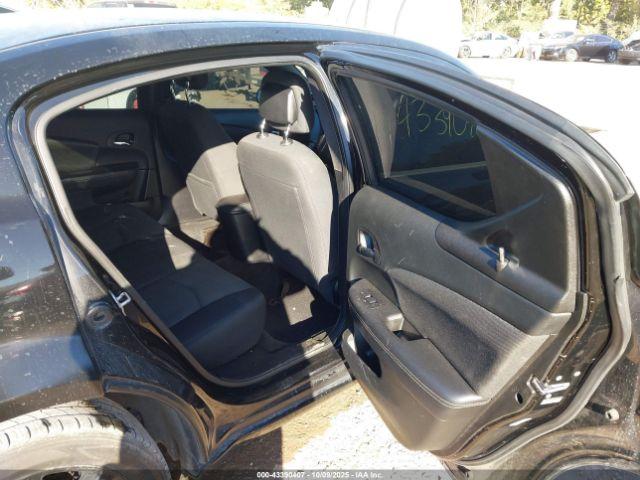 Dodge Avenger Image 12