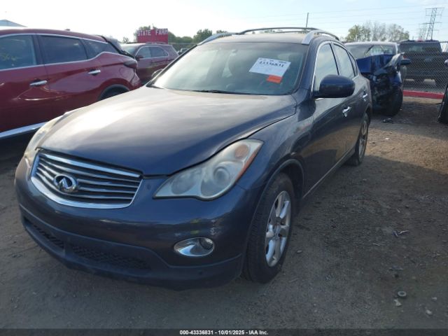 INFINITI Ex Journey Image 16