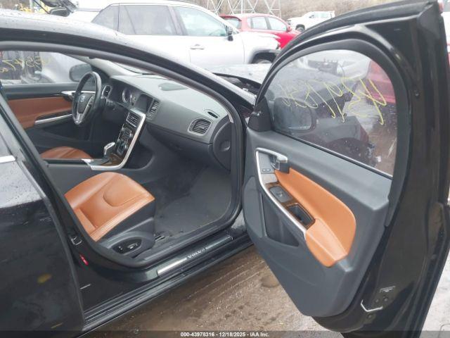 Volvo S60 Image 9