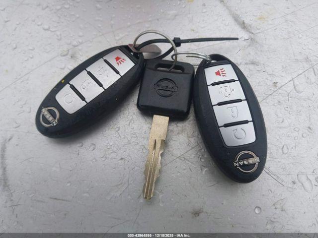 Nissan Frontier Sv 4x4 Image 10