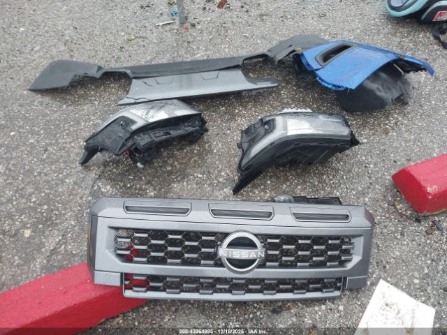 Nissan Frontier Sv 4x4 Image 8