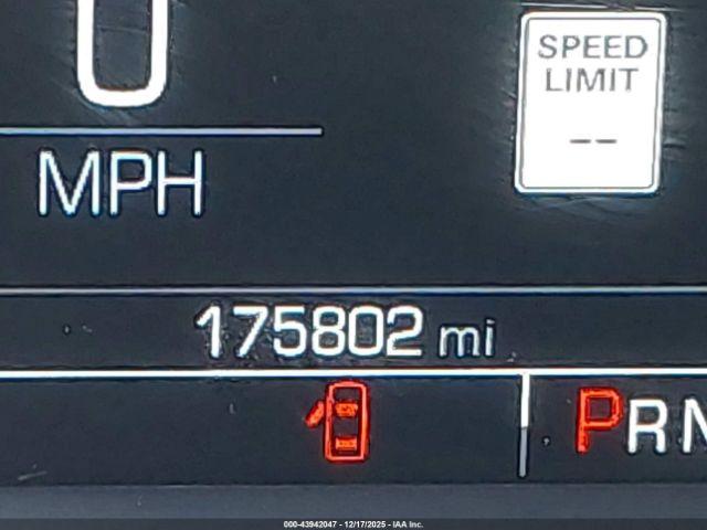 Chevrolet Traverse 3lt Image 2