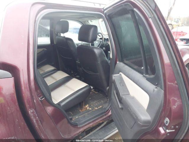 Ford Explorer Limited Image 15