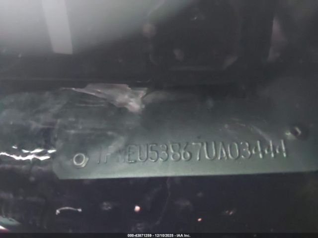 Ford Explorer Limited Image 10