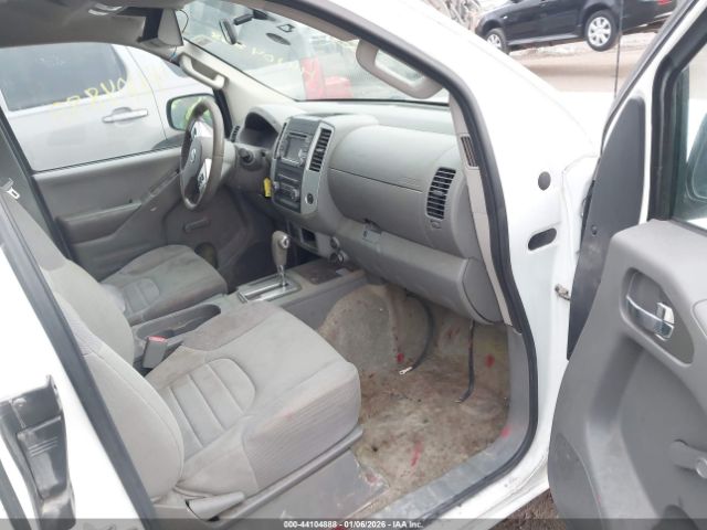 Nissan Frontier S Image 7