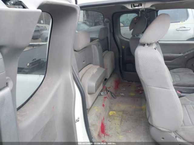 Nissan Frontier S Image 2