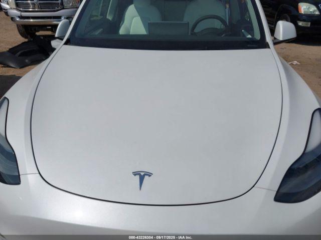 Tesla Model Y Image 9