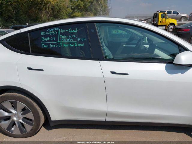 Tesla Model Y Image 8