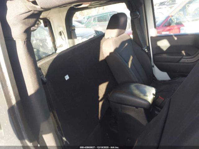 Jeep Wrangler Sport Image 11