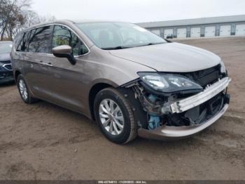  Salvage Chrysler Pacifica