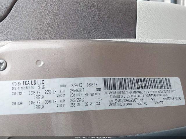 Chrysler Pacifica Touring Image 12